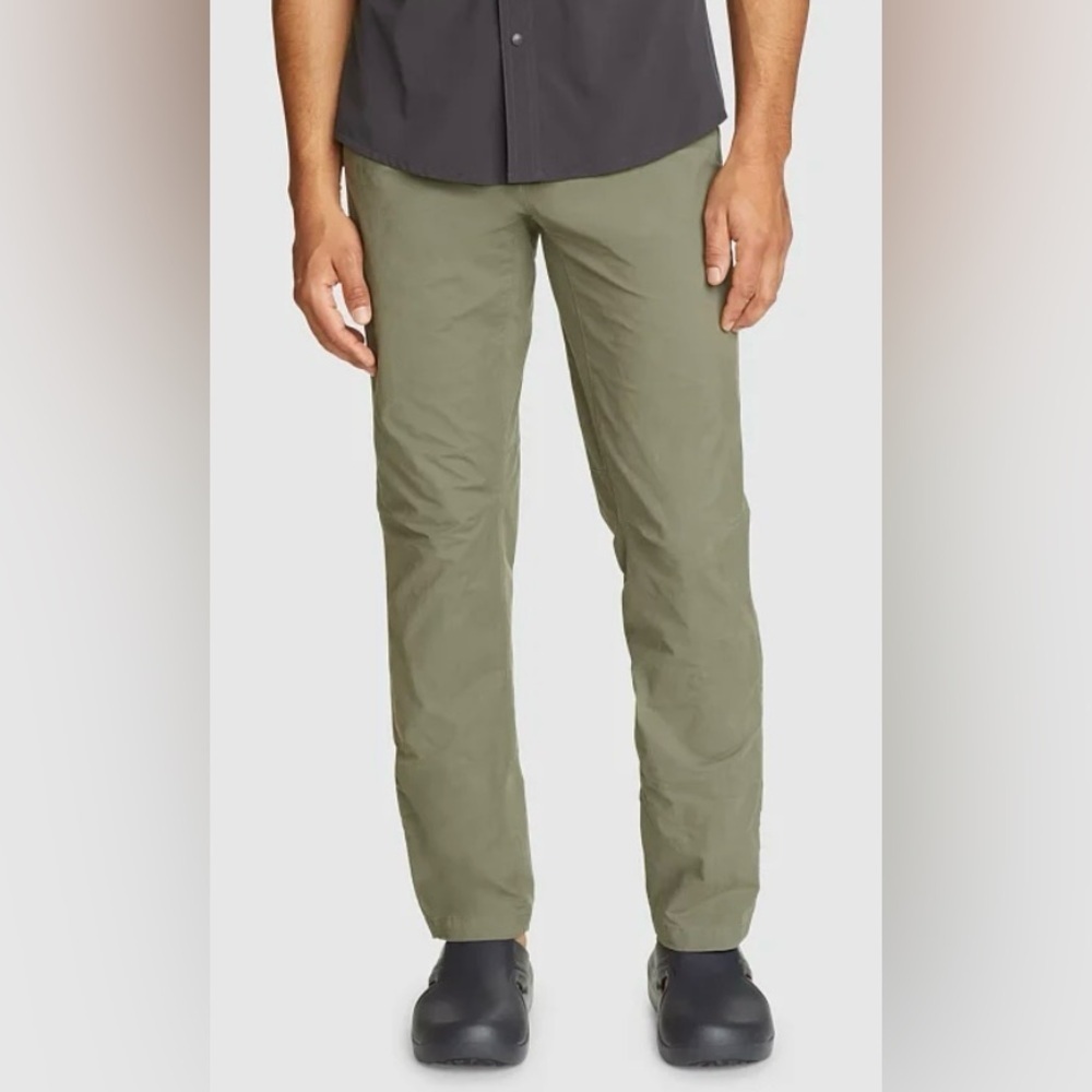 EDDIE BAUER chinos tech pants forest green 2 way stretch 6 pockets size 36 X 32